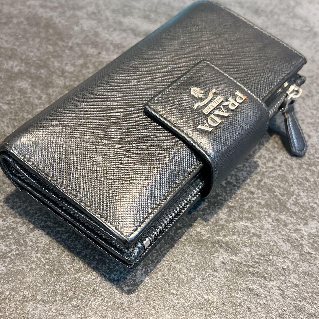 PRADA プラダ　長財布　フラップ　ブラック　レディース　サフィアーノ　4室