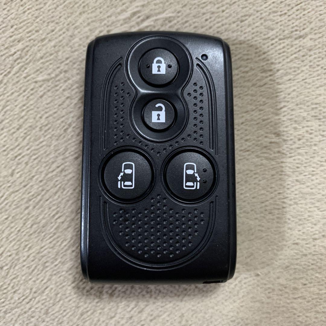 ダイハツ タントカスタム LA600S スマートキー 両側パワスラ　未使用