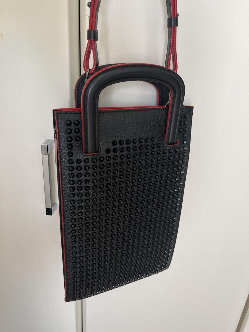【美品】Louboutin クリスチャンルブタン　ショルダーバッグ　スタッズ