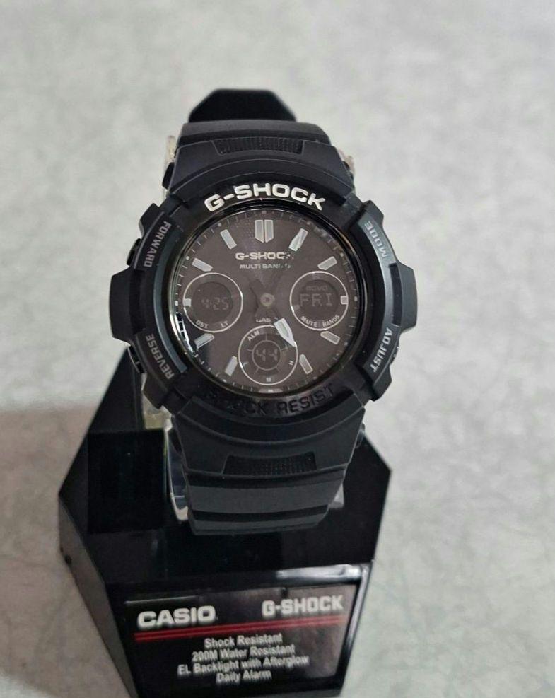 ✦カシオG−SHOCK AWG-M100BW【美品】