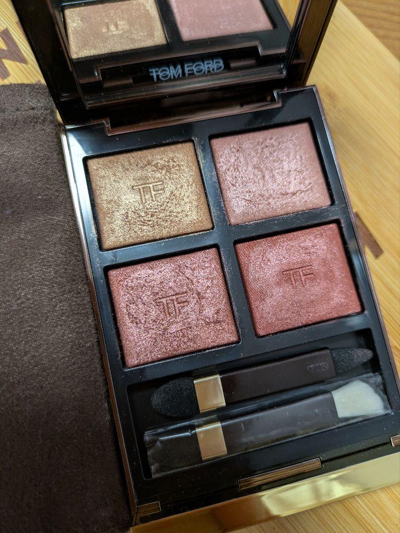 おまけ付き。TOM FORD アイ カラー クアッド 40 ゴールデンアワー