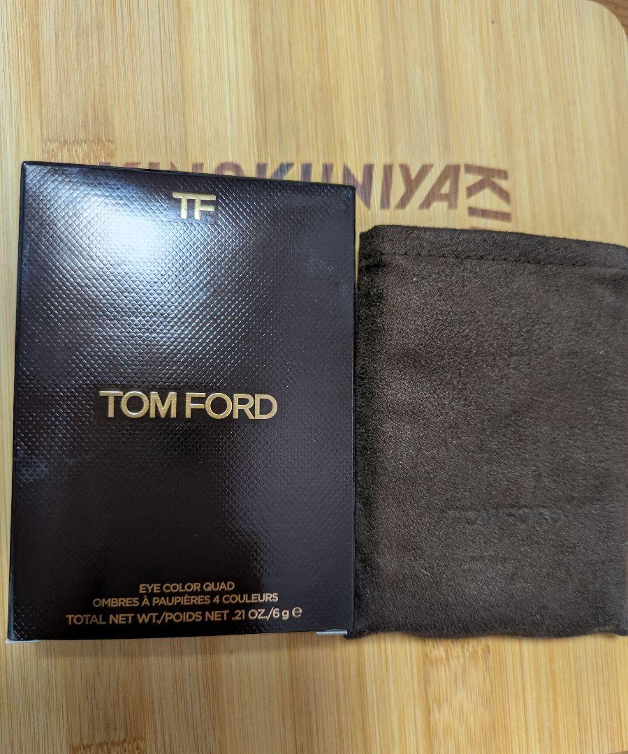 おまけ付き。TOM FORD アイ カラー クアッド 40 ゴールデンアワー