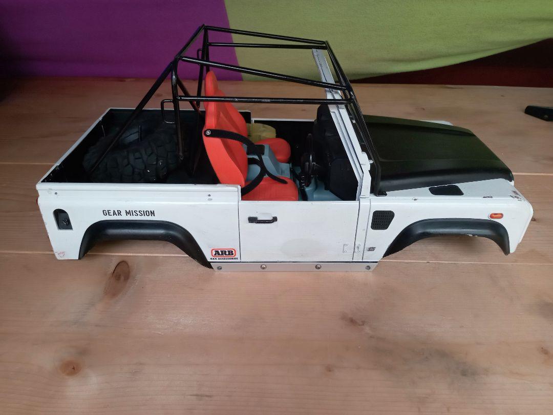 Team Raffee D90 ボディー/ロールケージ RC4WD