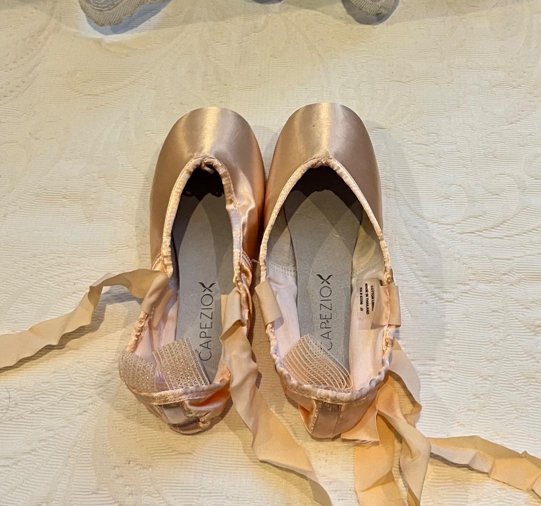 Capezio トウシューズ コンテンポラ　4.5D