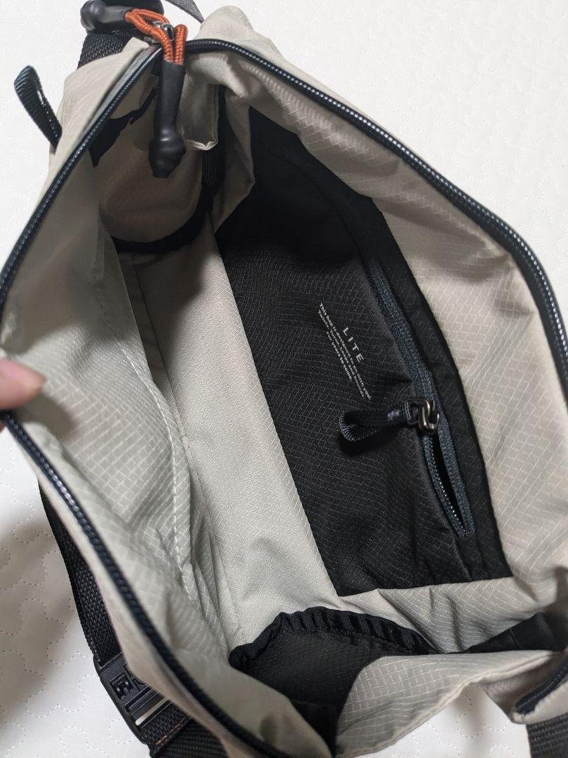 bellroy ボディバッグ チョーク