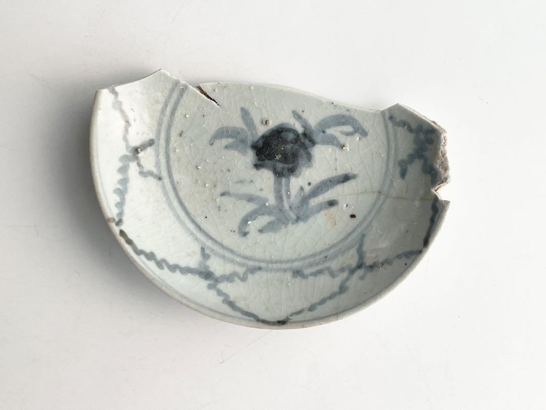 骨董　アンティーク　初期伊万里　陶片　染付　網文花図小皿　残欠　出土品　発掘品