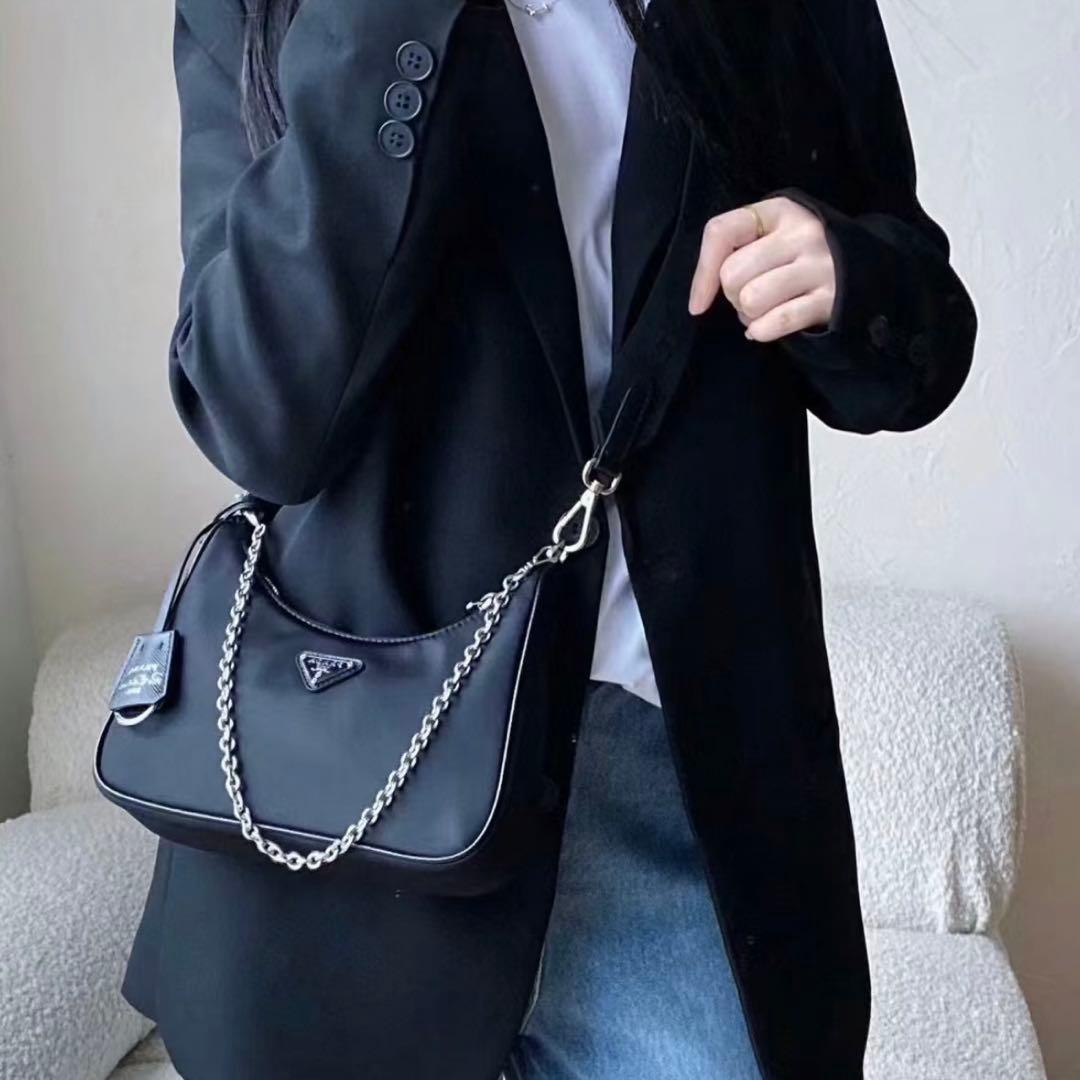 ✨極美品 PRADAショルダーバッグ ノベルティ PRADA プラダ ノベルティ ショルダーバッグ｜Yahoo!フリマ（旧