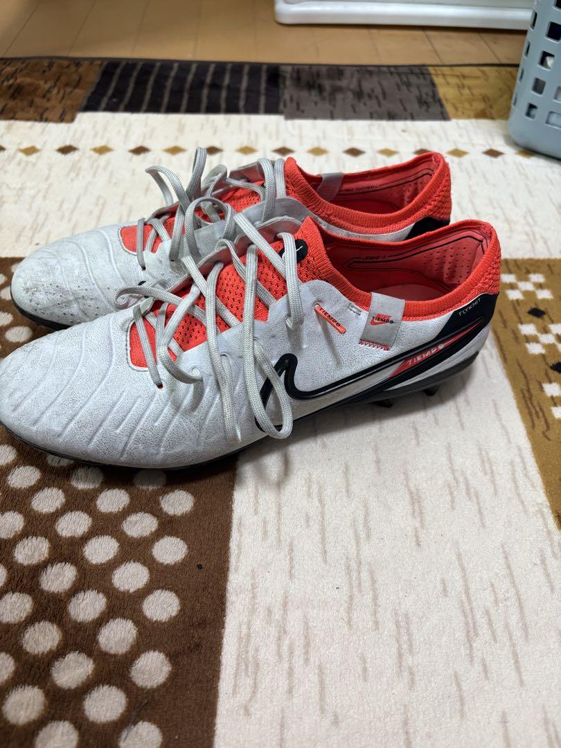 Nike サッカーシューズ ホワイト/レッド