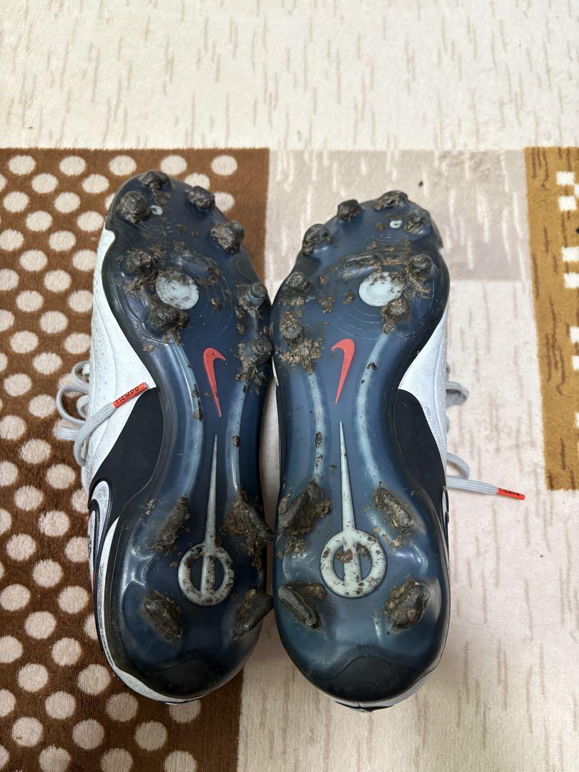 Nike サッカーシューズ ホワイト/レッド