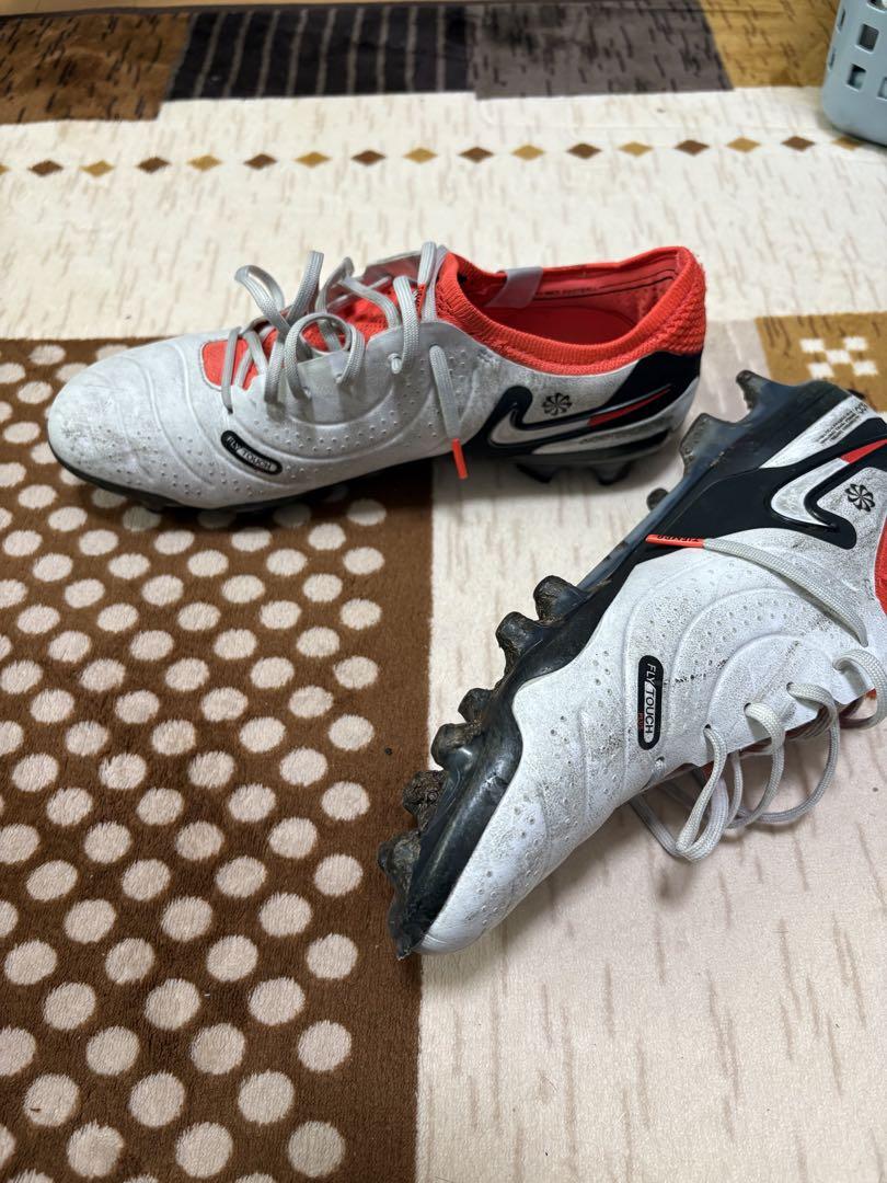 Nike サッカーシューズ ホワイト/レッド