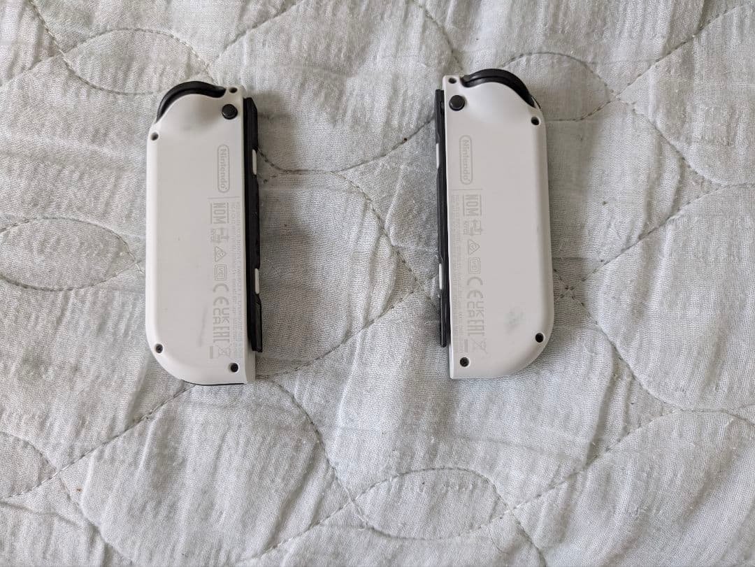 Nintendo Switch (有機ELモデル) (箱、多少の汚れやキズあり) Nintendo Switch (有機ELモデル) (箱、多少の汚れやキズあり)