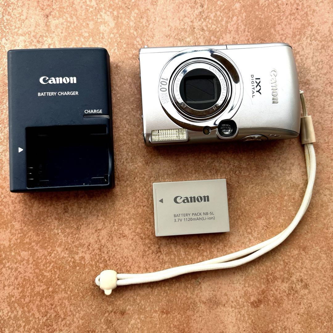 Canon IXY DIGITAL820IS シルバー