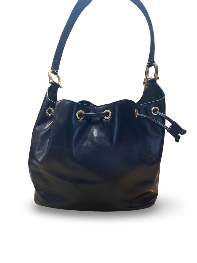 ✨フェラガモ Ferragamo 巾着 ショルダーバッグ レザー 黒