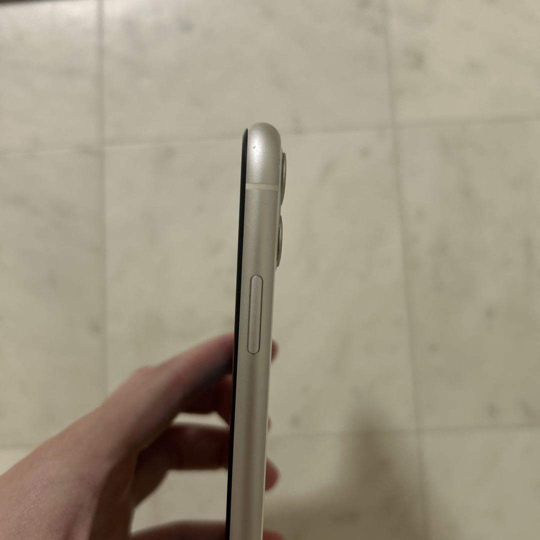 美品】Apple iPhone 11 ホワイト 64GB
