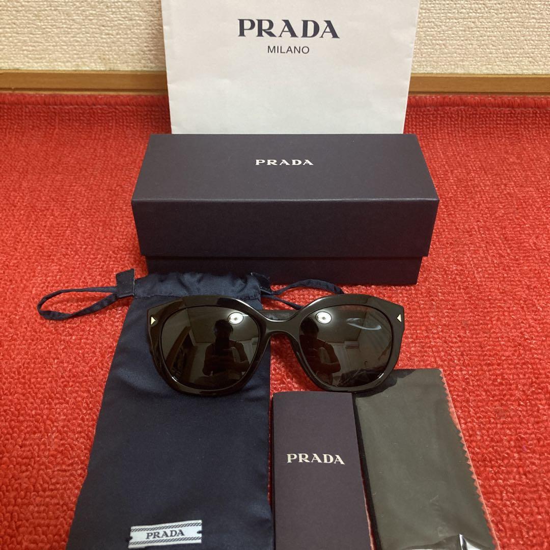 PRADA、サングラス