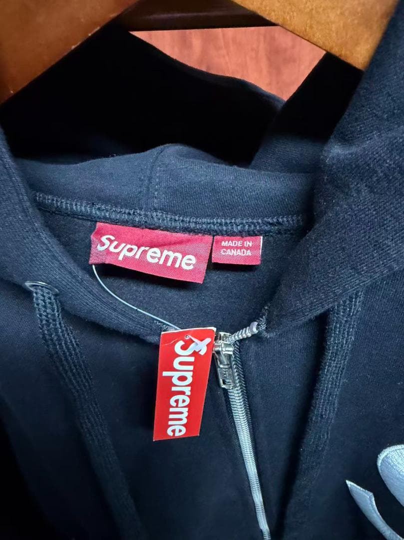 極美品 Supreme Sロゴ ジップアップパーカー ブラック 極美品 Supreme Sロゴ ジップアップパーカー ブラック