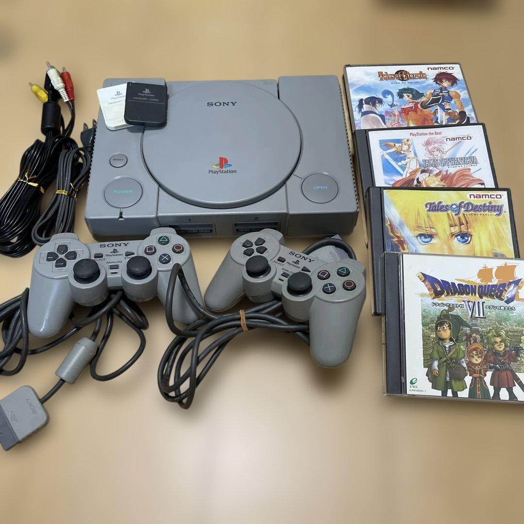 SONY SCPH-7000 プレイステーション本体とソフト4本のセット