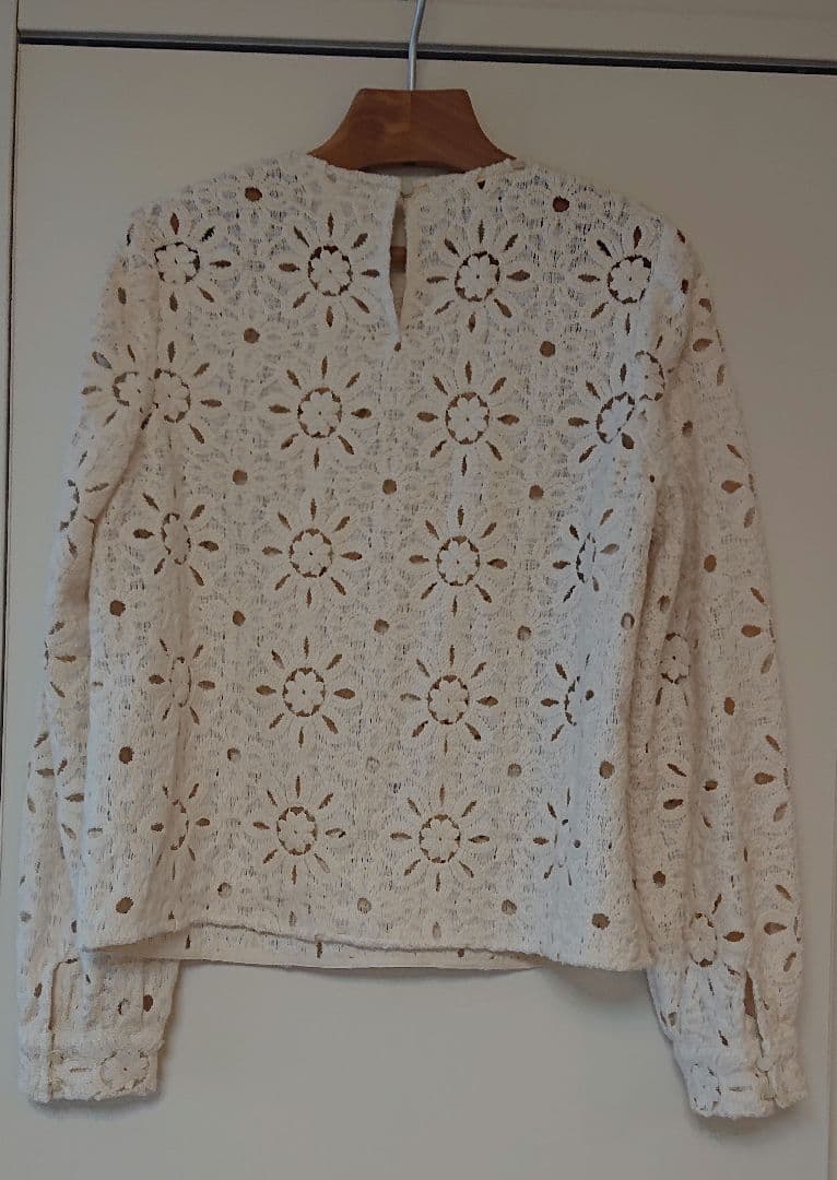 sesane JESSE ブラウス エクリュ サイズ38 sesane JESSE ブラウス エクリュ サイズ38