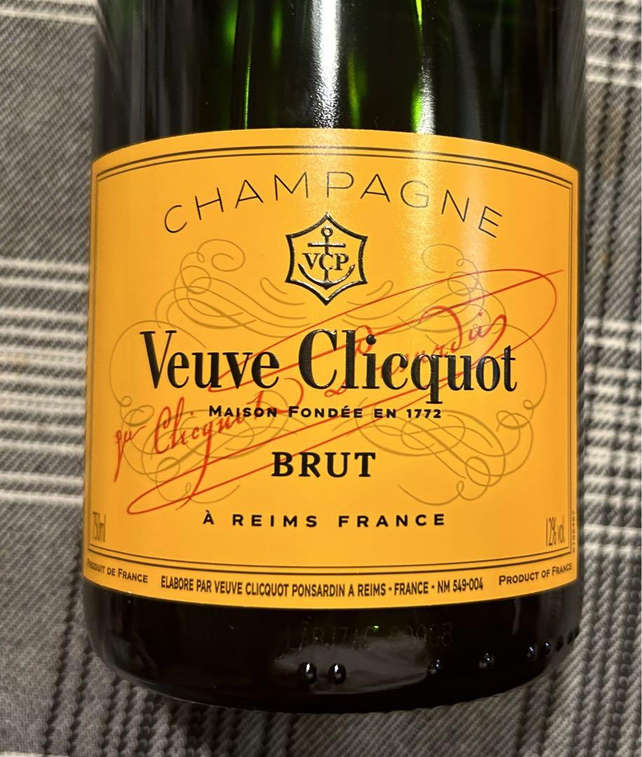 ヴーヴ・クリコ・イエローラベル・ブリュット（ＮＶ）（白・辛口・発泡）７５０ｍｌ