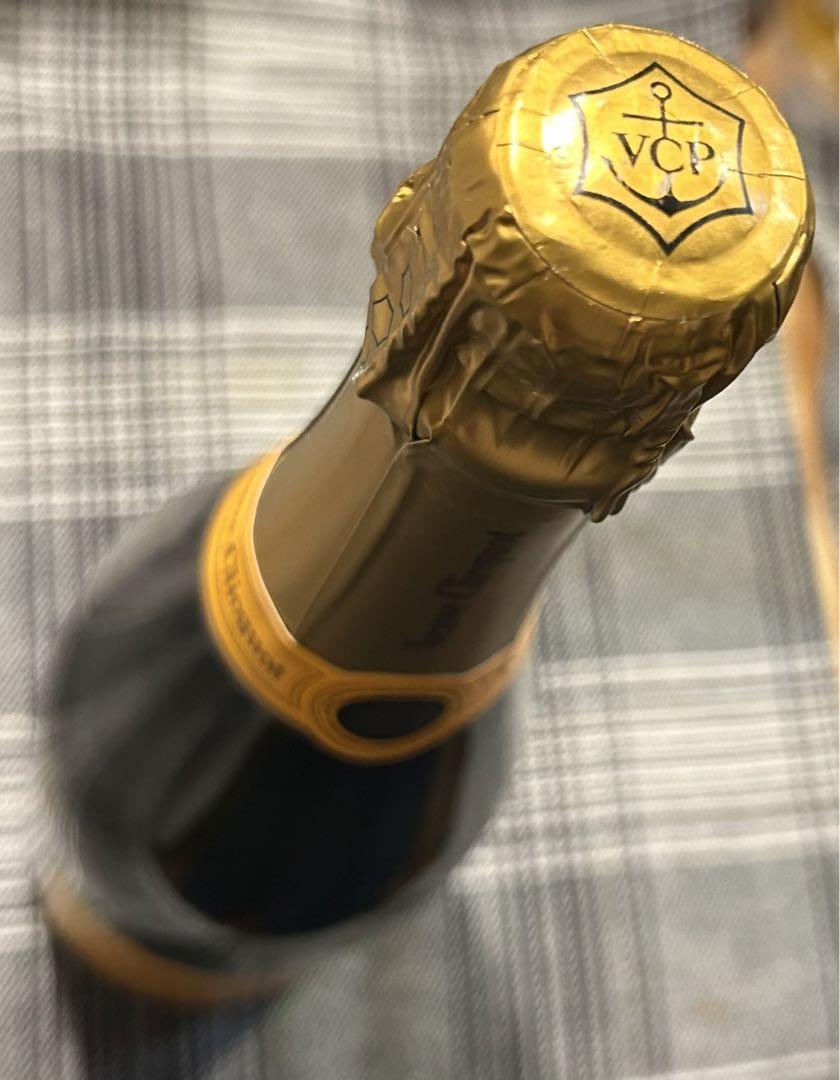 ヴーヴ・クリコ・イエローラベル・ブリュット（ＮＶ）（白・辛口・発泡）７５０ｍｌ