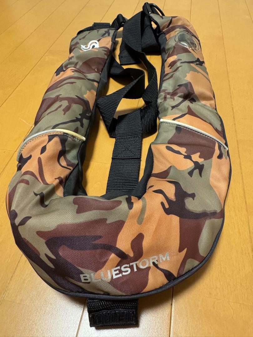 BLUESTORM 膨張式ライフジャケット 迷彩柄