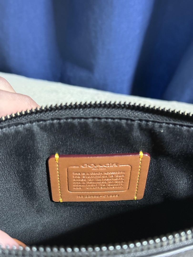 ● COACH