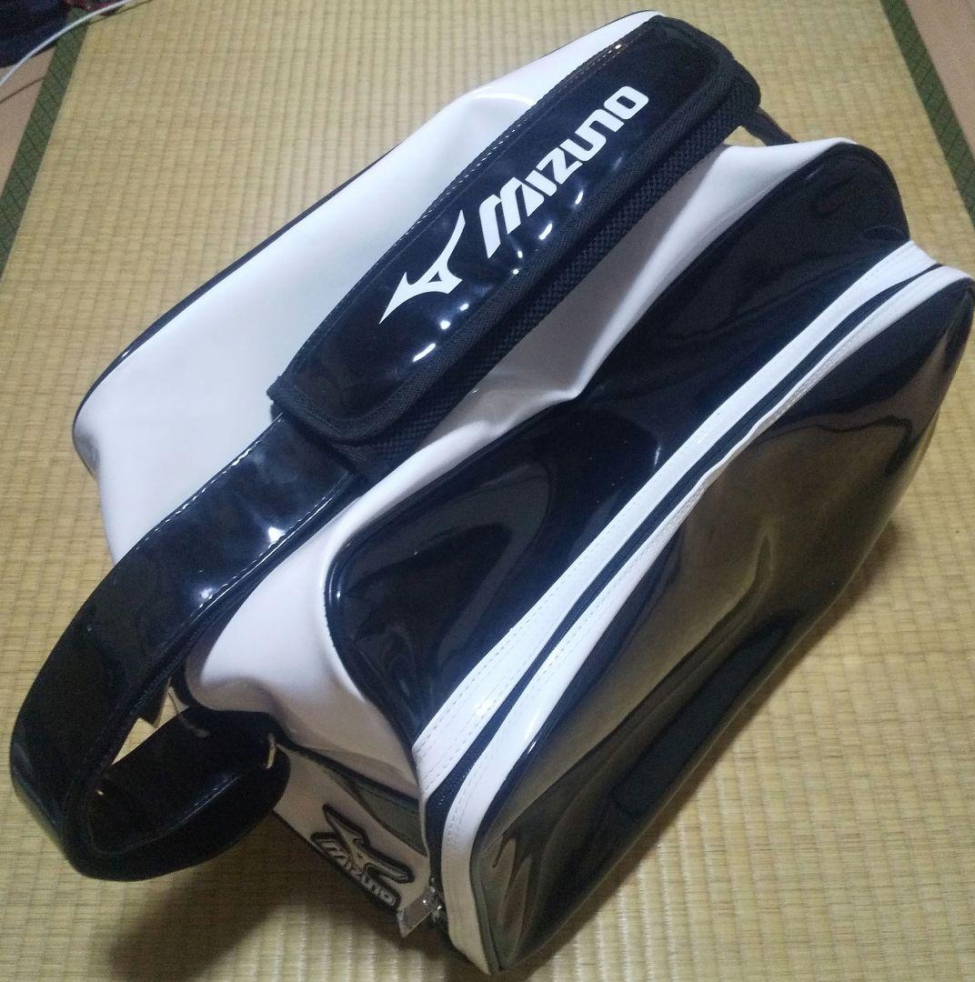 【送料込】ミズノ　セカンドエナメルバッグ45ℓ ブラック×ホワイト