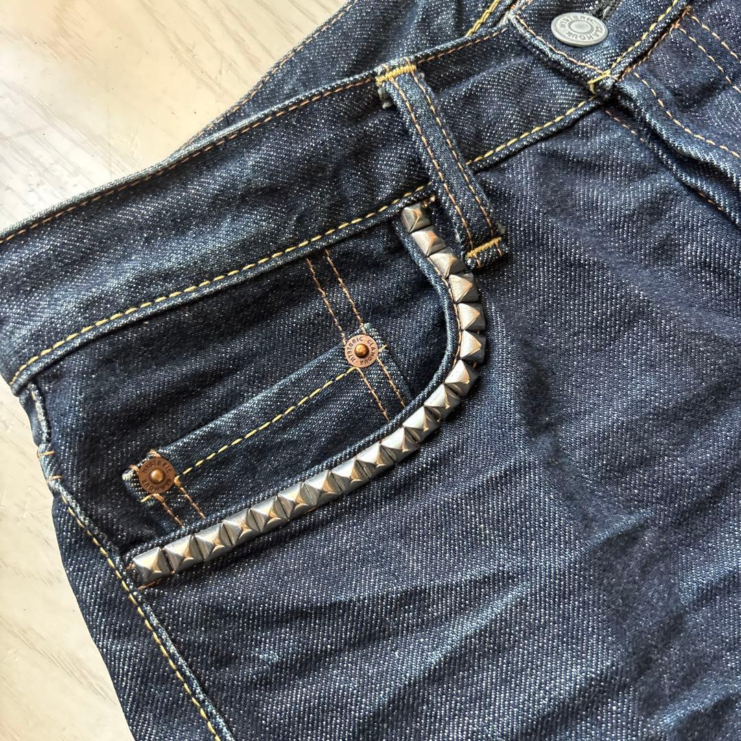 HYS ヒステリックグラマー インディゴデニム 30インチストレートスタッズ付き HYS ヒステリックグラマー インディゴデニム 30インチストレートスタッズ付き