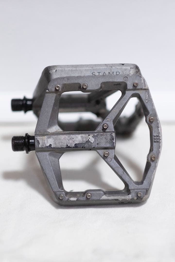 CRANK BROTHERS STAMP 3 フラットペダル マグネシウムボディCrankbrothers BRIGHTFACE_UK