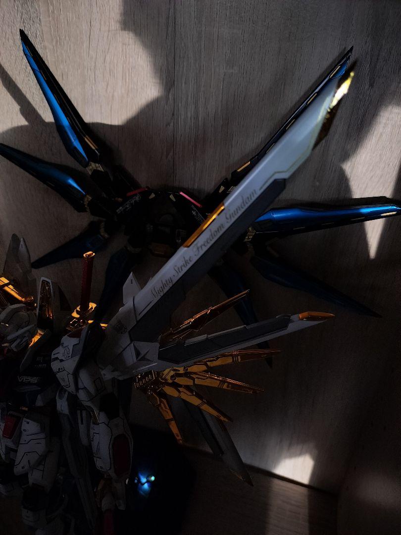 MG 1/100マイティーストライクフリーダムガンダム　全塗装品