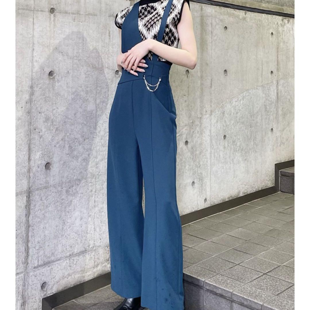 チェーンベルトサスペンダーパンツ