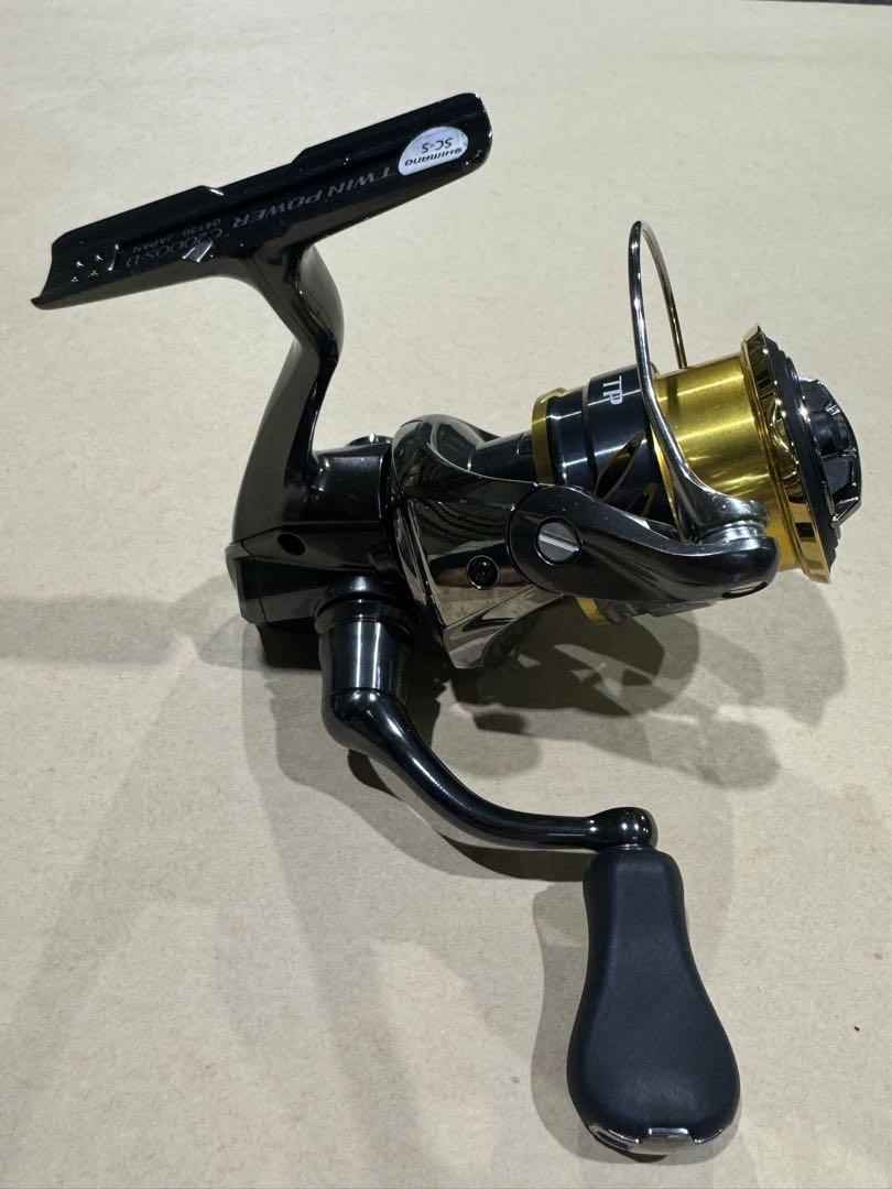 シマノ　20ツインパワーC2000S未使用品