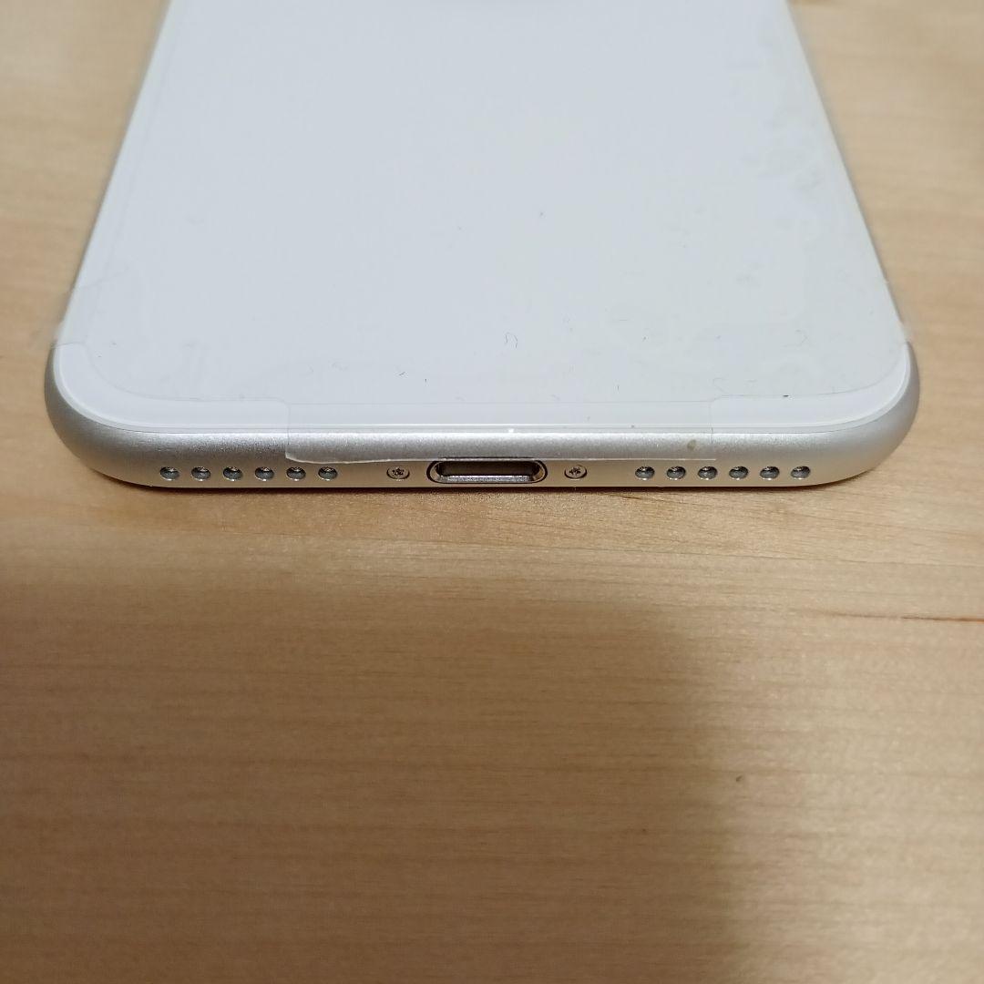 極美品‼️バッテリー100%交換歴なし　iPhoneSE2　SIMフリー64GB