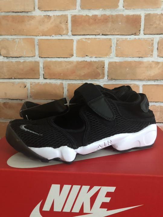 メルカリ Nike ナイキ エア リフト ブリーズ ウィメンズシューズ 24cm スニーカー 9 999 中古や未使用のフリマ メルカリ Nike ナイキ エア リフト ブリーズ ウィメンズシューズ 24cm スニーカー 9 999 中古や未使用のフリマ