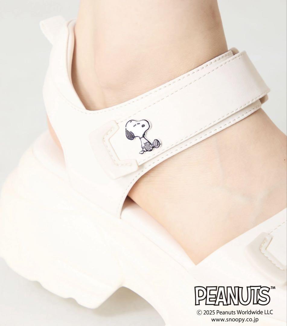 新品未使用　PEANUTS ホワイト スポーツサンダル