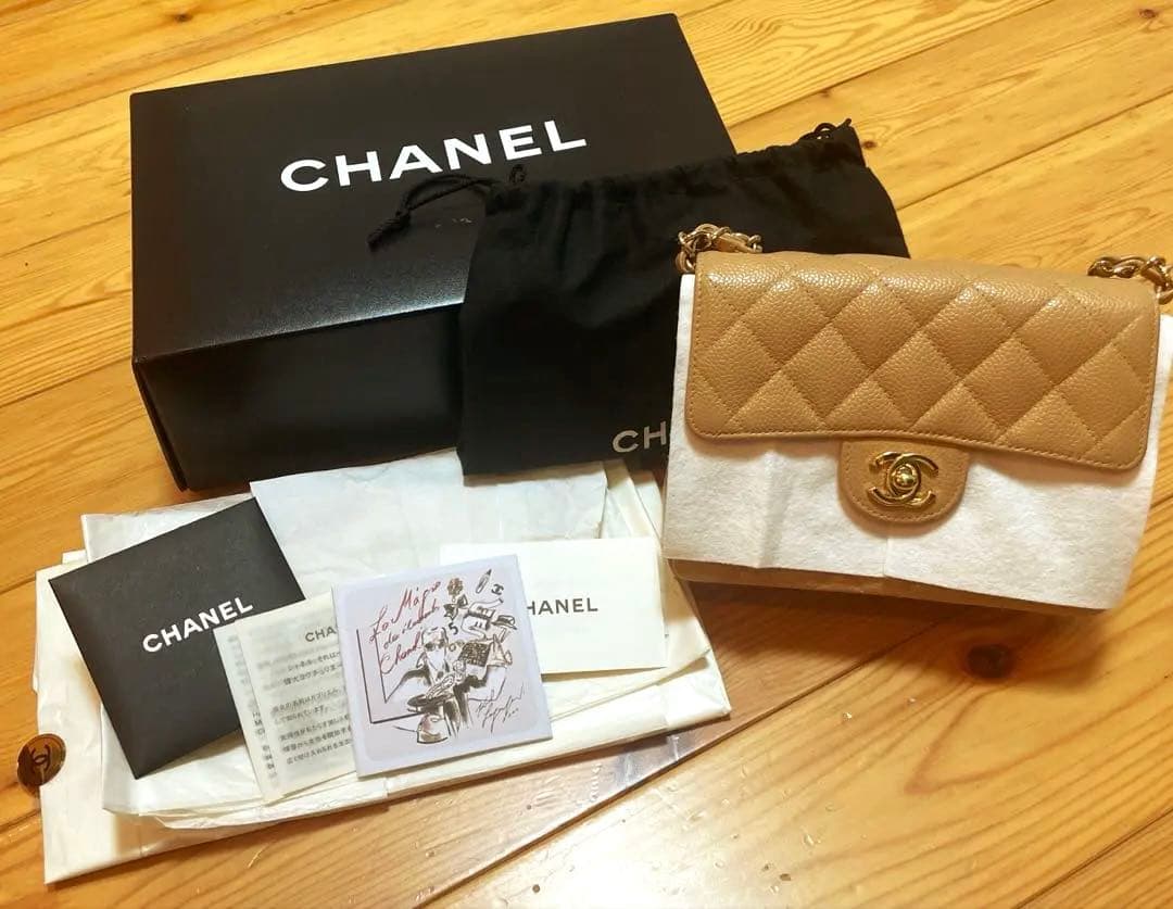 極美品!シャネルミニマトラッセ キャビアスキン ベージュ ゴールド 極美品!シャネルミニマトラッセ キャビアスキン ベージュ ゴールド