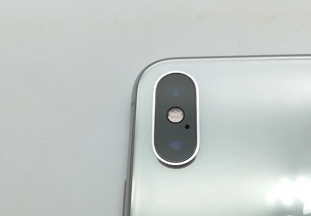 iPhone Xs 64GB simフリー