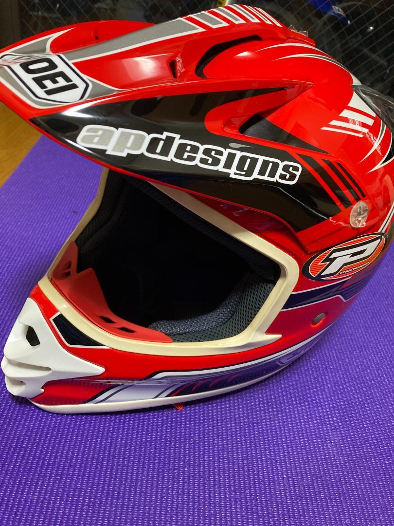 SHOEI 　VFX-DT 　レッド　Lサイズ（59㎝）