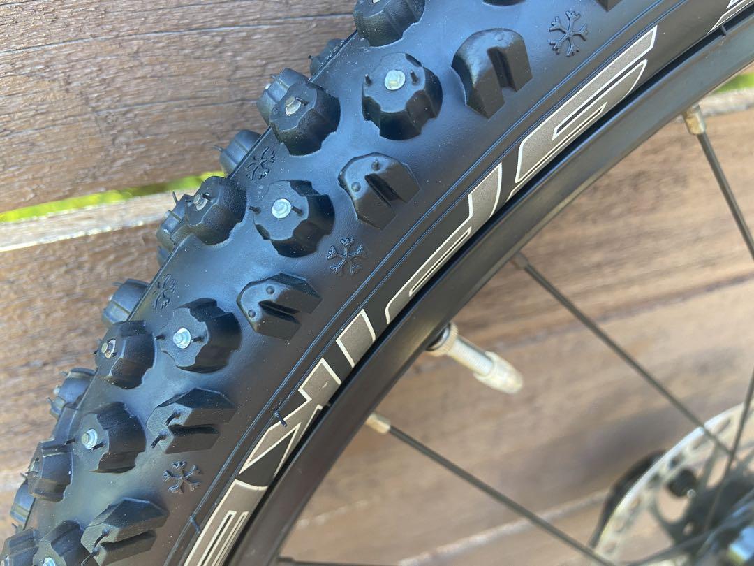 独特の上品 SCHWALBE（シュワルベ）MTB 26インチ スパイクタイヤ 5点セット パーツ