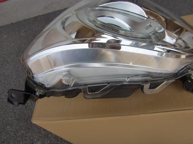 こ*が様 ムーブキャンバス　LA800S　左ヘッドランプ