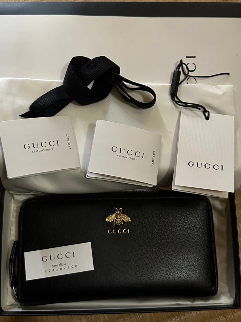 GUCCI ブラック 長財布 蜂モチーフ