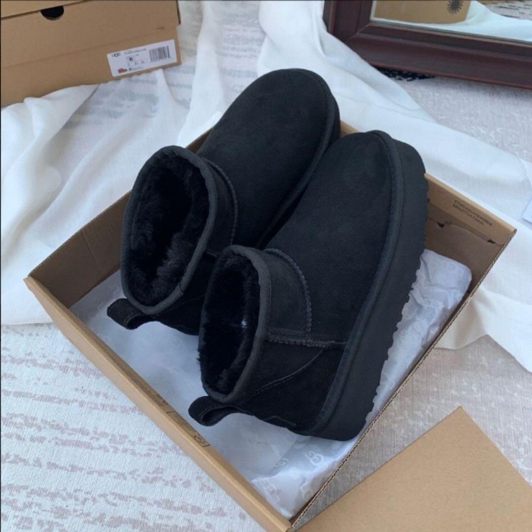 【最終値下げ】 未使用UGG ミニプラットフォーム 箱付24CM