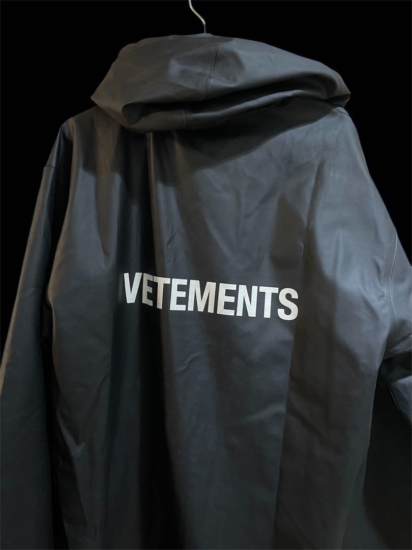 VETEMENTS ブラック レインコート（状態考慮あり ）