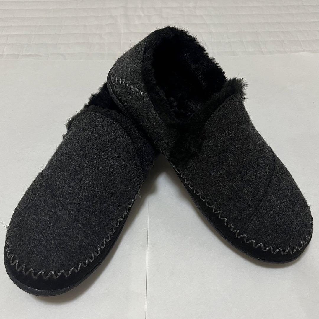 【美品】22cm TOMS フェルトスリッポン♡ふわふわ