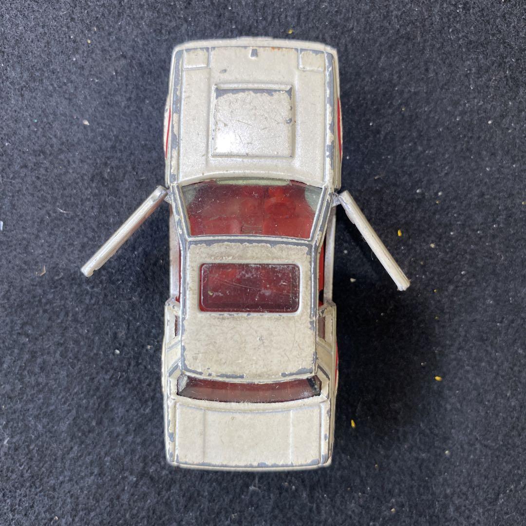 ◇日本製トミカ/赤箱(1/62)日産・シルビア・クーペ(S12/パール白
