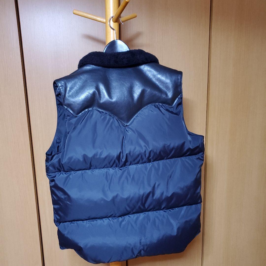 ブラック本革付きダウンベスト ファー襟付き42XL