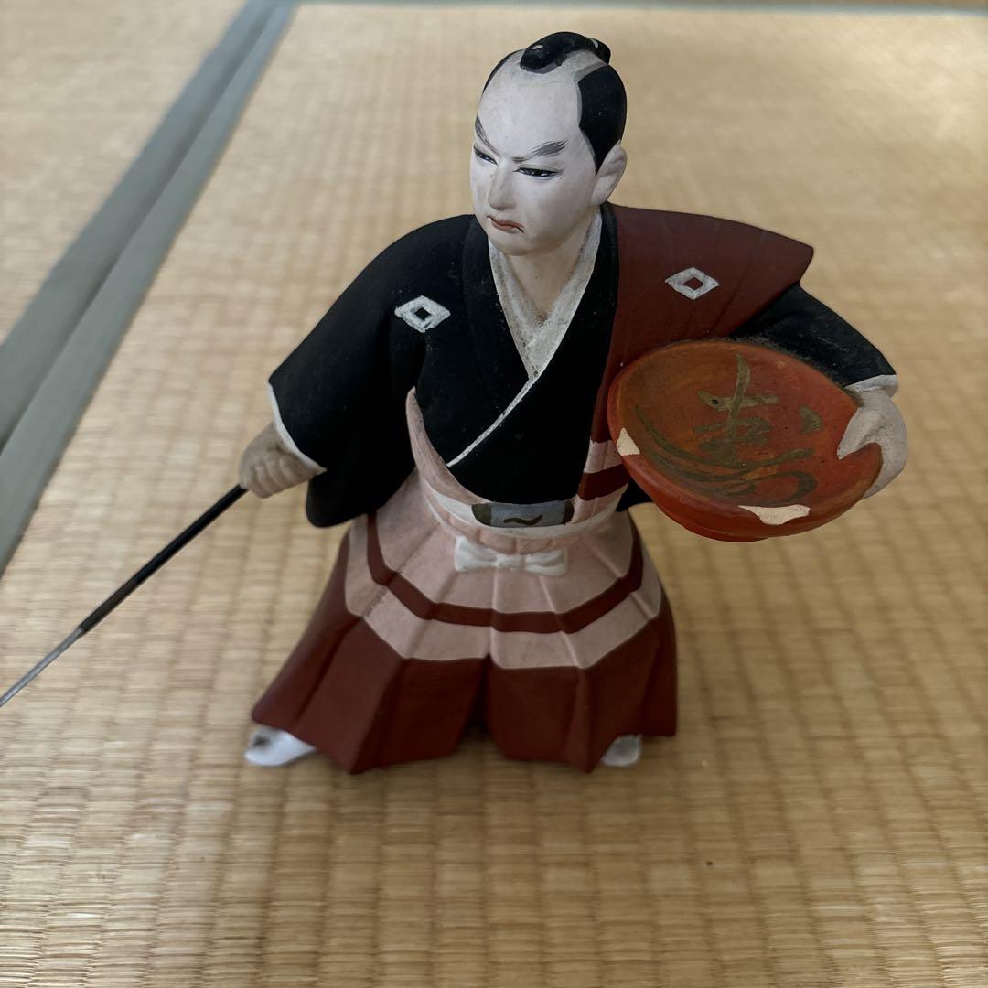 伝統的な日本の武士の人形