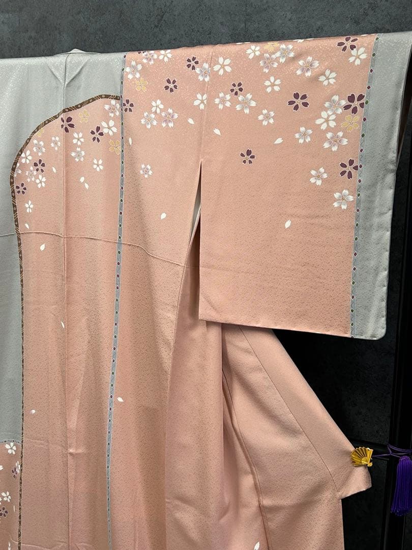 訪問着 【中村玉緒】砂色　鴇色　桜　花柄　金彩　染め分け　しつけ　美品