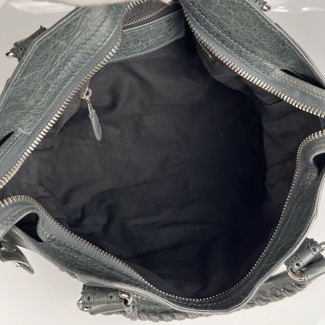 BALENCIAGA