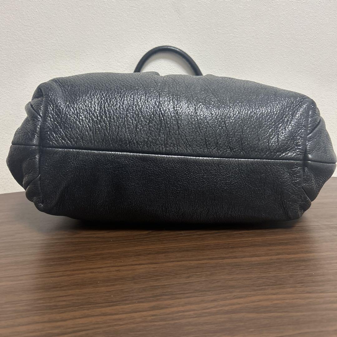 美品】プラダ ハンドバッグ オールレザー ブランドロゴ ラメ 黒色